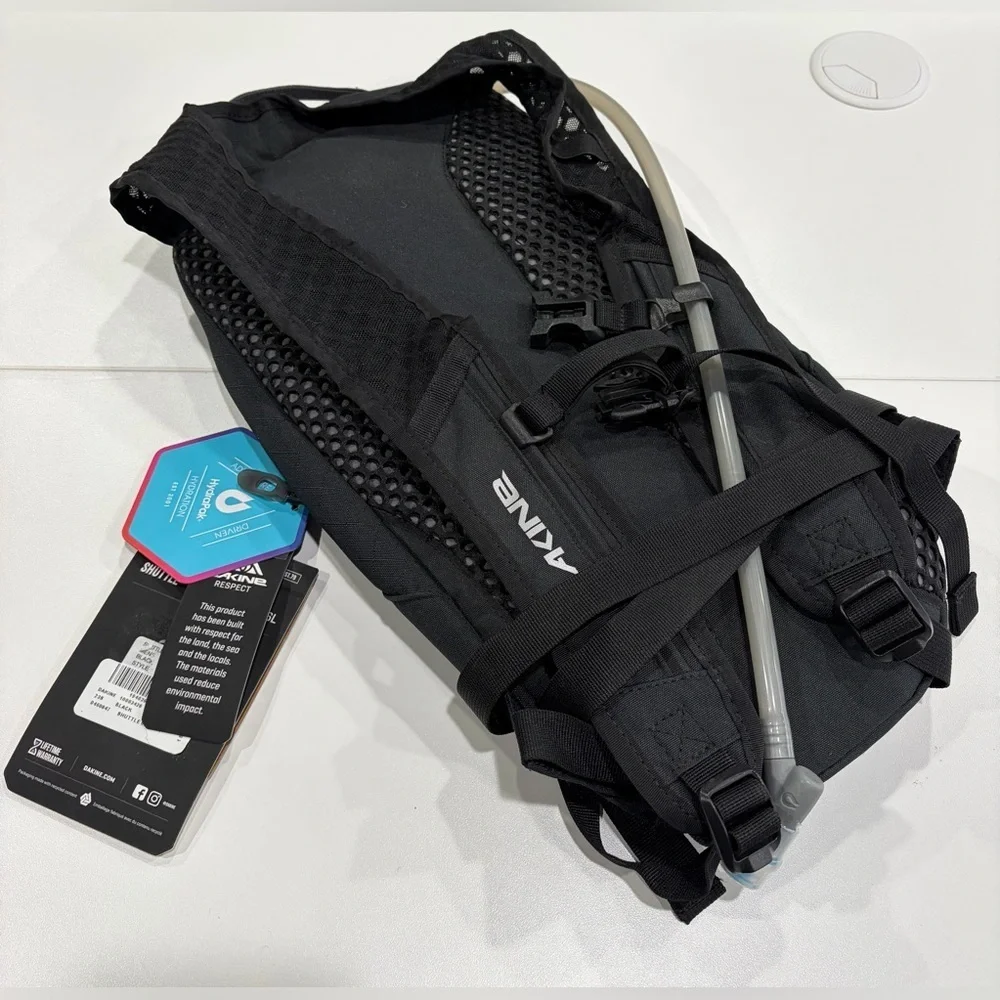 Dakine Shuttle 6L Hydration Backpack Black NWT Bag Pack Breathable Mesh Back